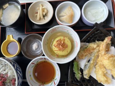 今日のお昼は淡路SAで