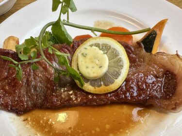 今日の夕食はステーキを