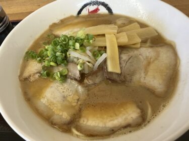 まる虎のチャーシュー麺
