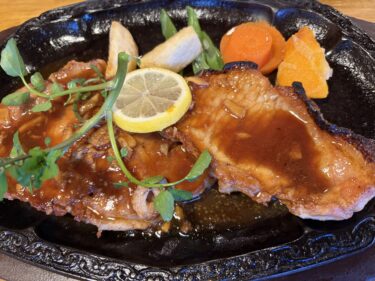 今日のお昼はコックドールで
