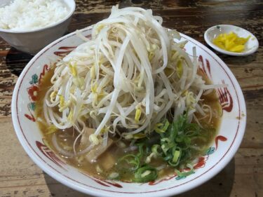 お昼は二朗麺のもやしそば